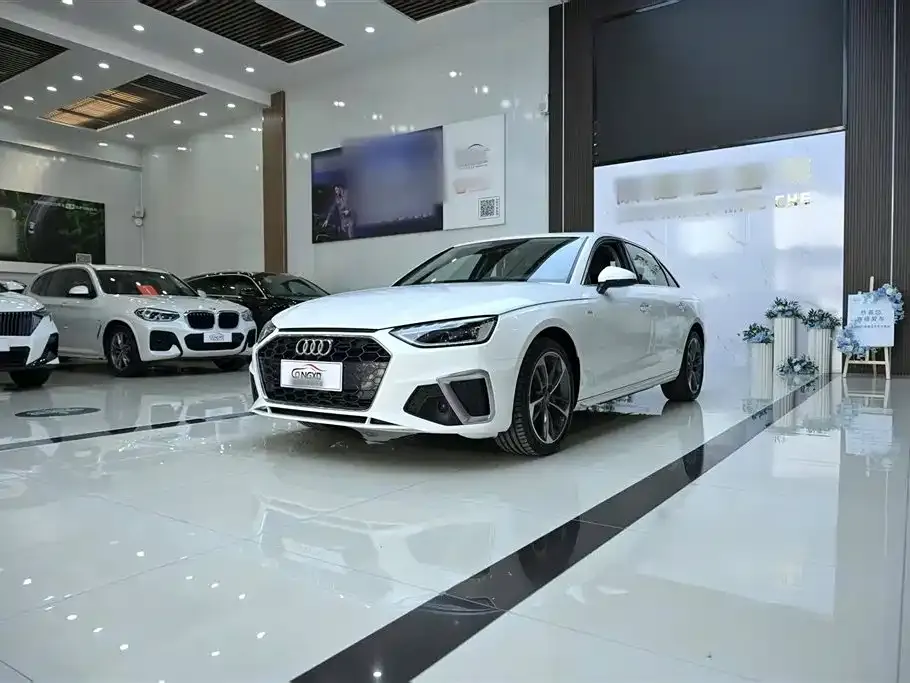 Audi A4L 2021 из CN, фото 2