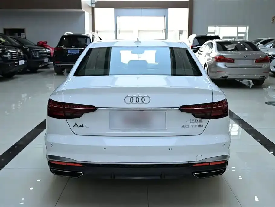 Audi A4L 2021 из CN, фото 6