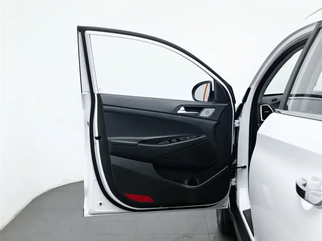 Hyundai Tucson 2021 из CN, фото 8