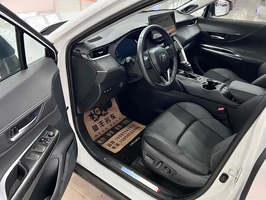 Toyota Venza 2023 из CN, фото 7