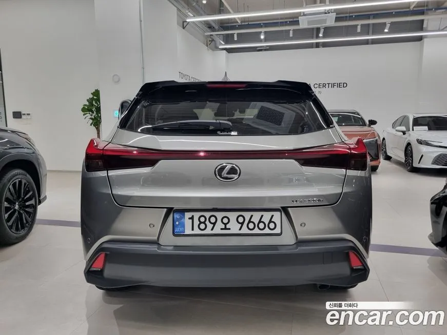 Lexus UX — фото 4