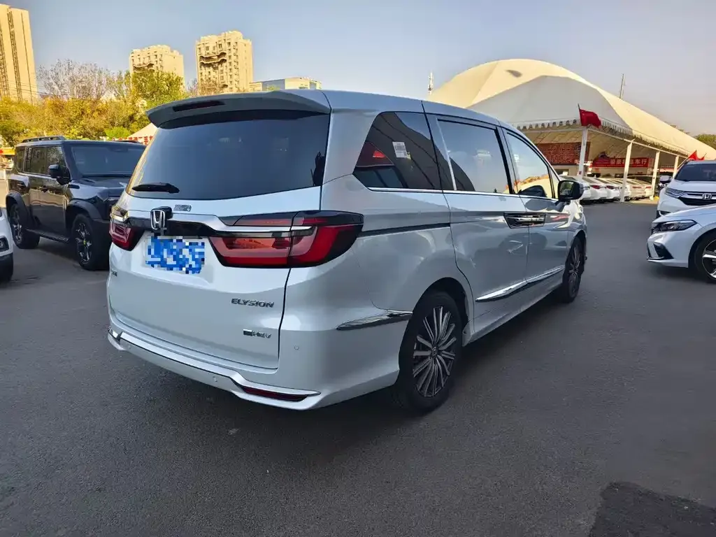 Honda Elysion 2024 из CN, фото 2