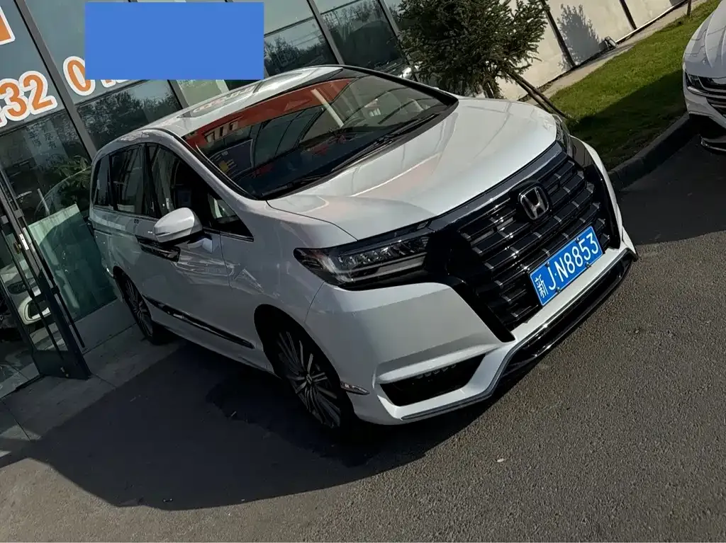 Honda Elysion 2024 из CN, фото 5