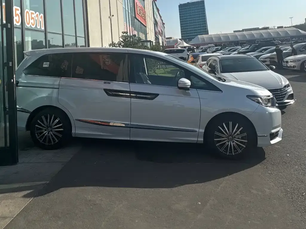 Honda Elysion 2024 из CN, фото 7