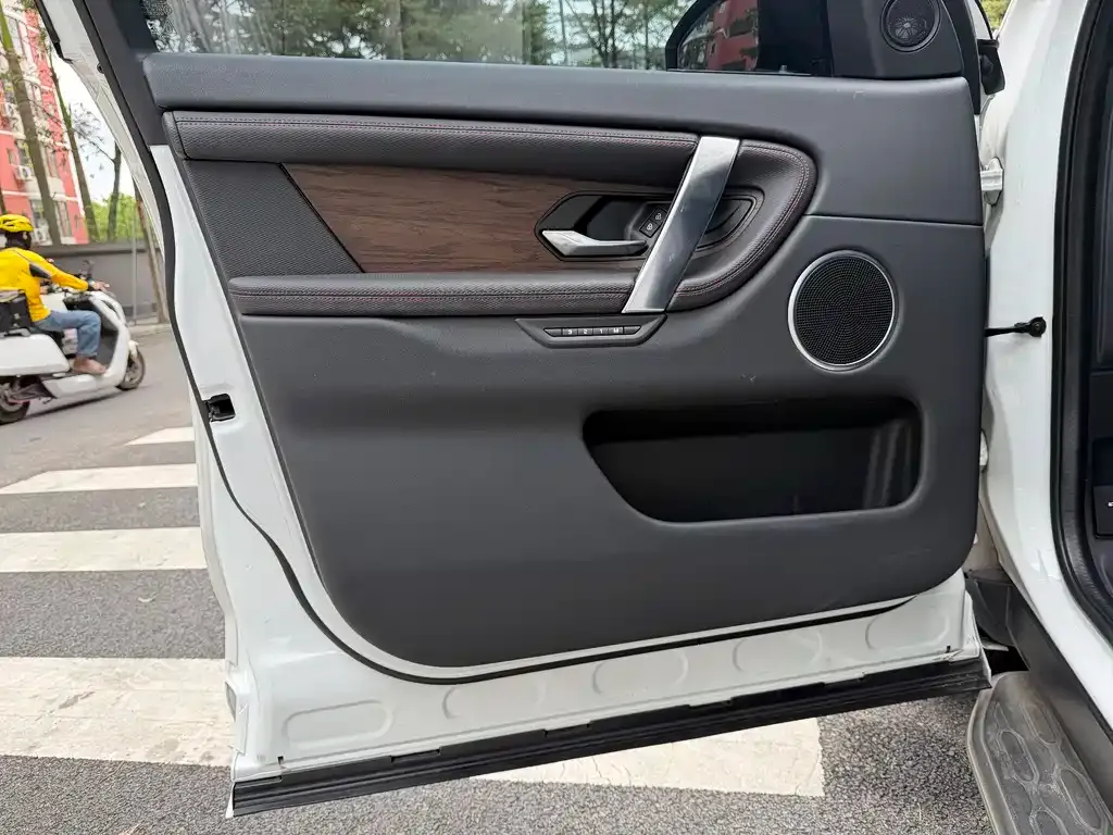 Land Rover Discovery Sport Hybrid 2022 из CN, фото 10