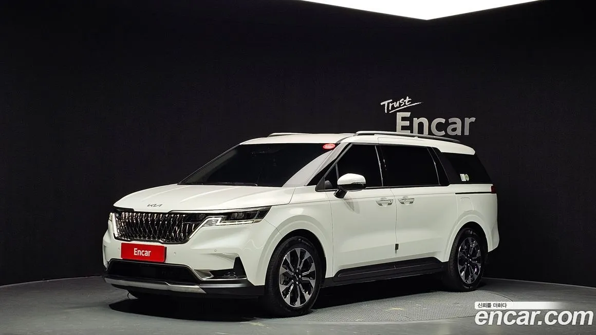 Kia Carnival — фото 1