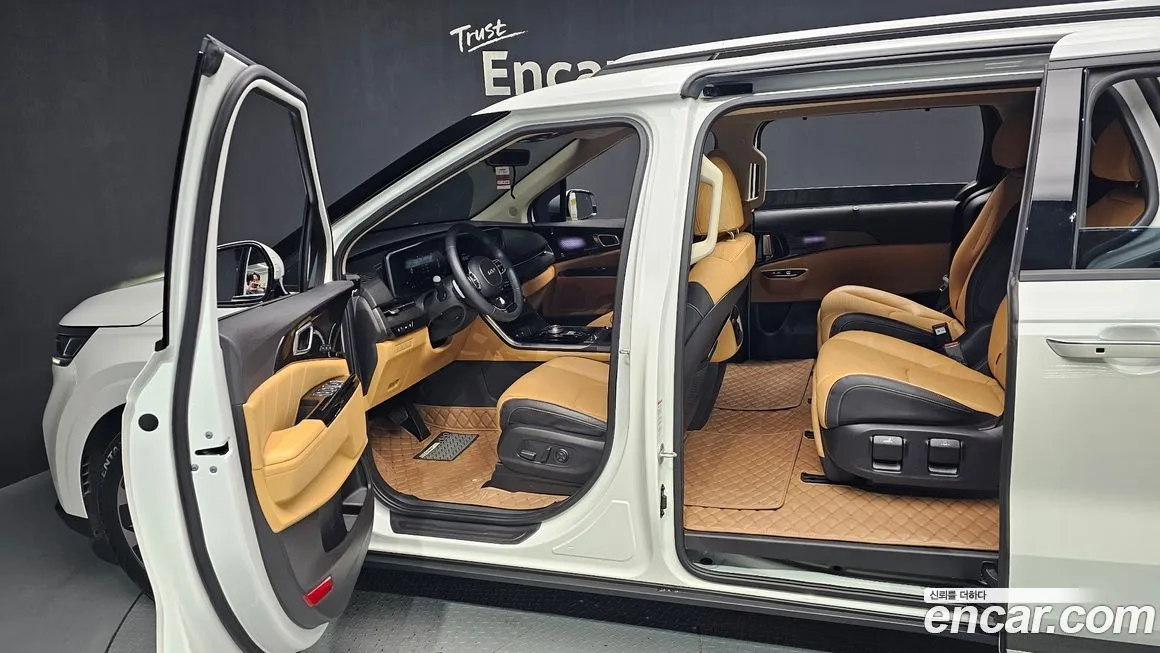 Kia Carnival — фото 10