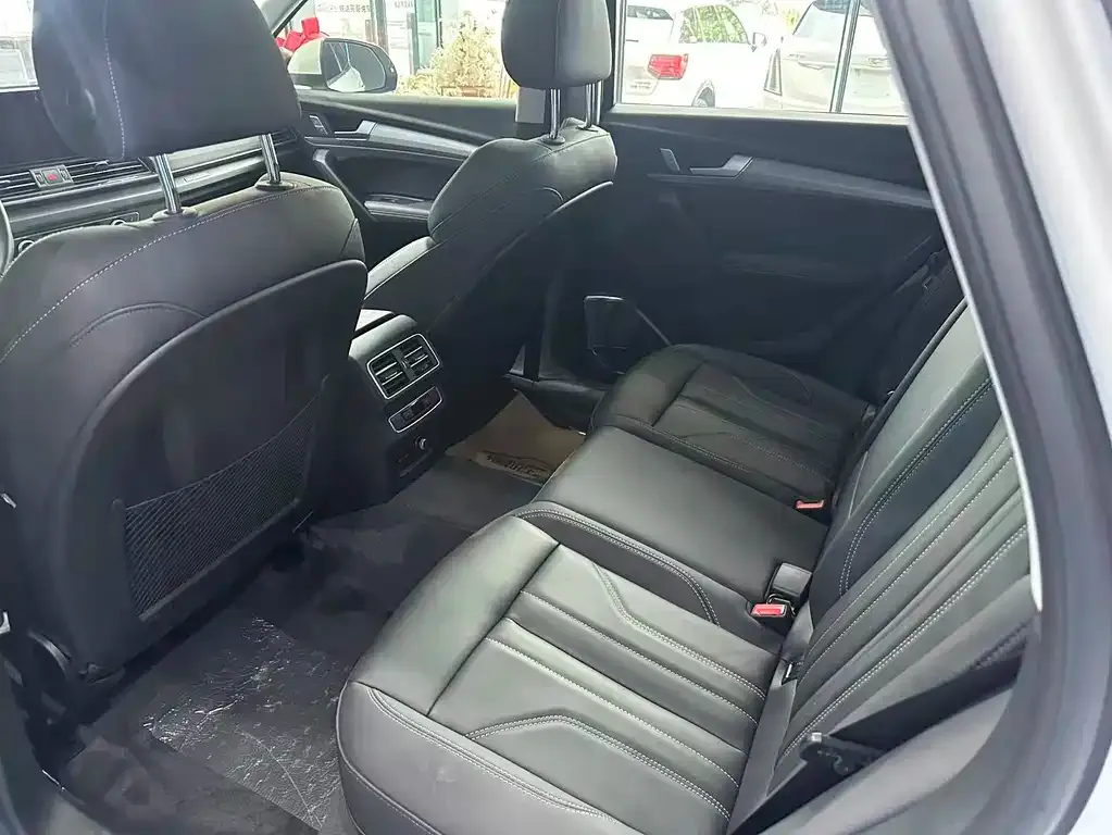 Audi Q5L 2023 из CN, фото 9