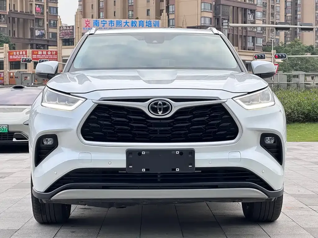 Toyota Highlander — фото 2