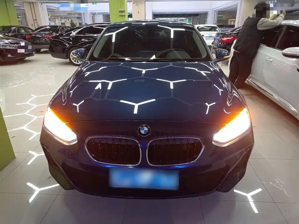 BMW 1 Series 2021 из CN, фото 3