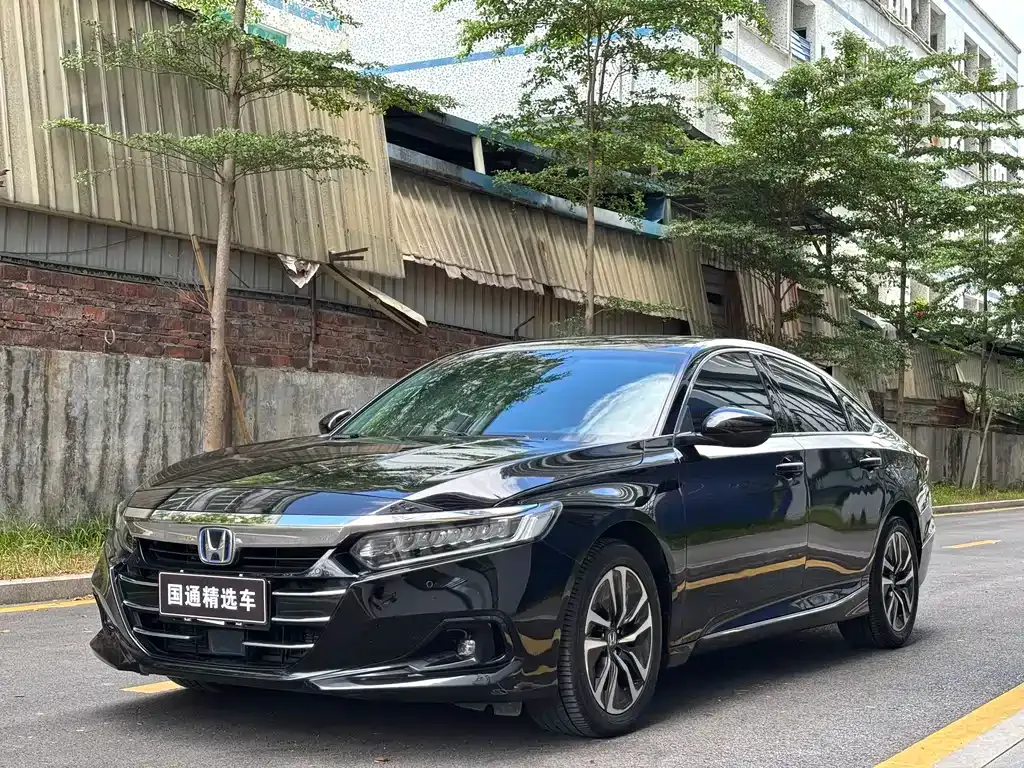 Honda Accord — фото 1
