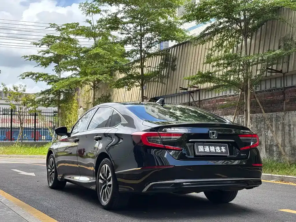 Honda Accord — фото 4