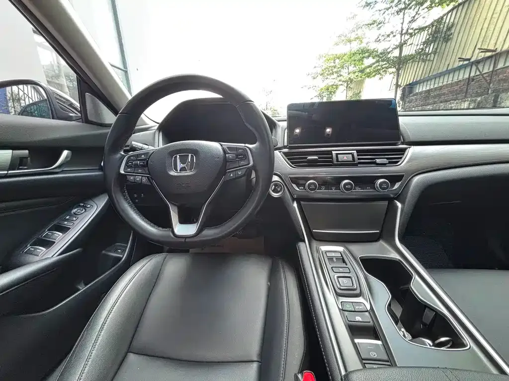 Honda Accord — фото 9