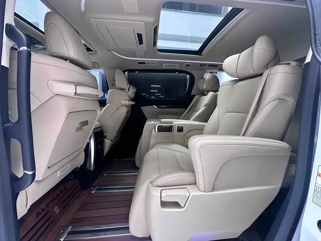 Toyota Alphard 2022 из CN, фото 10