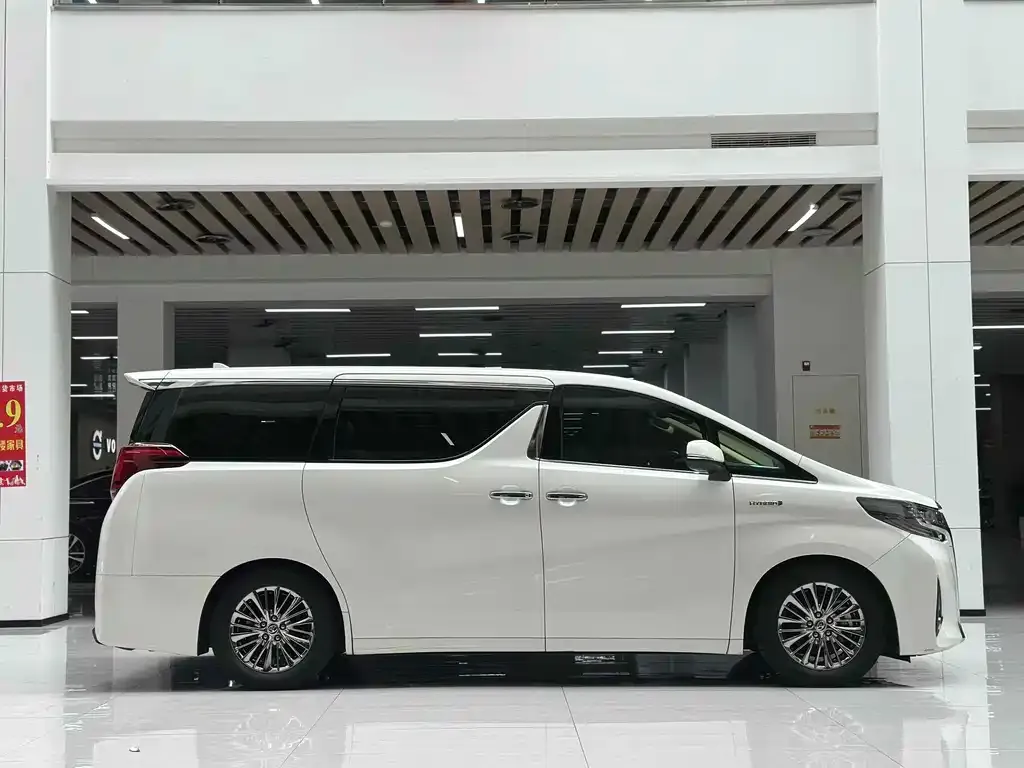 Toyota Alphard 2022 из CN, фото 4