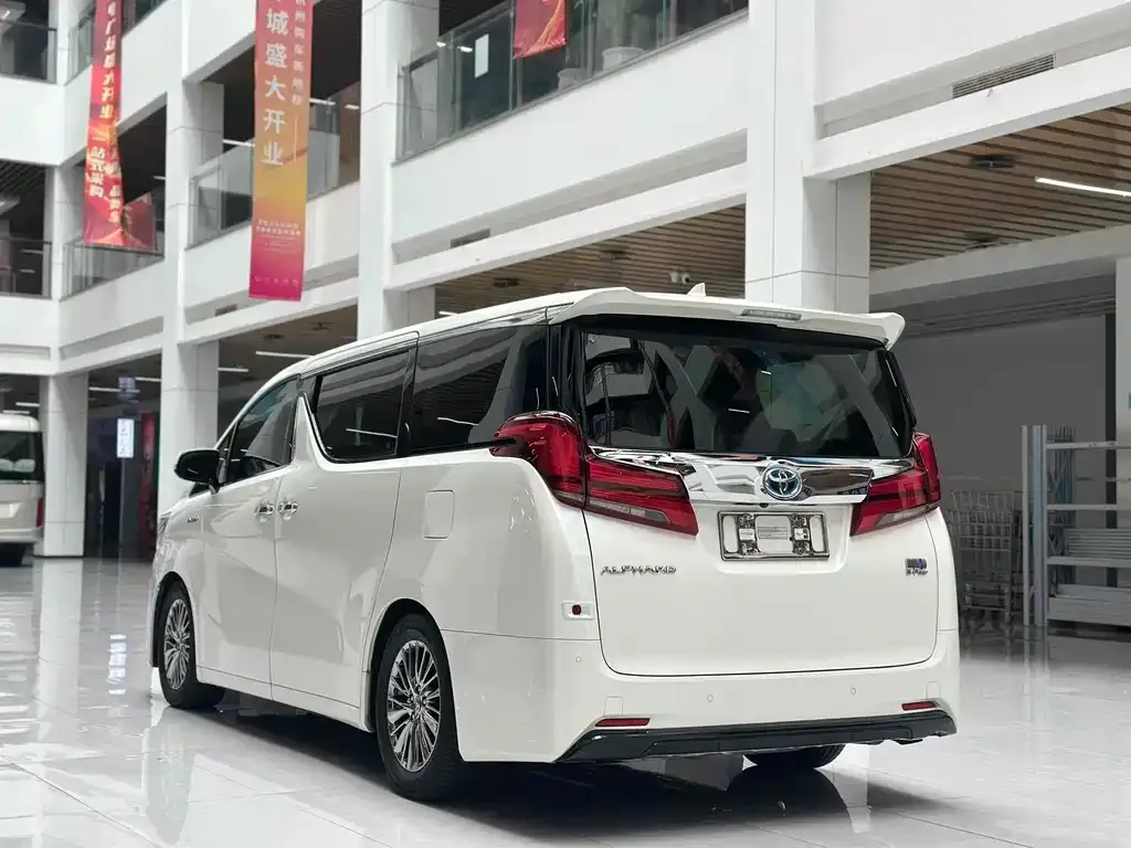 Toyota Alphard 2022 из CN, фото 8
