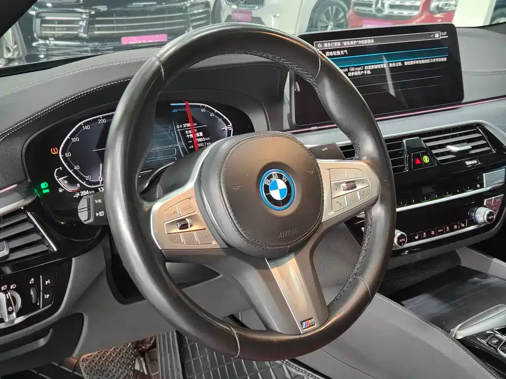 BMW 5 Series New Energy — фото 4