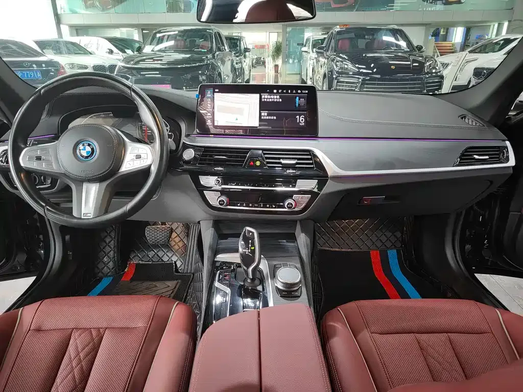 BMW 5 Series New Energy — фото 7