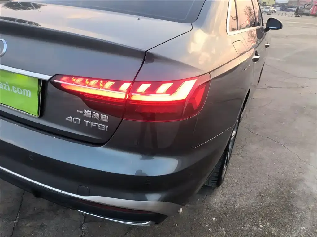 Audi A4L 2022 из CN, фото 10