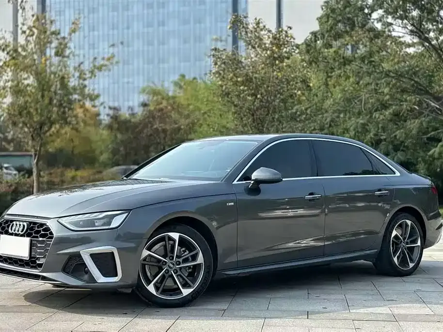 Audi A4L 2022 из CN, фото 2