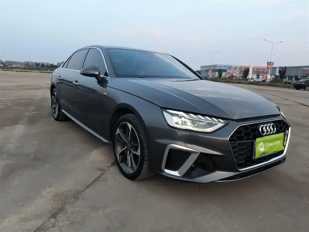 Audi A4L 2022 из CN, фото 4