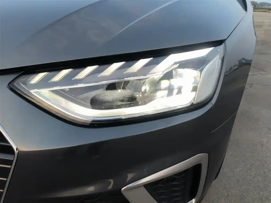 Audi A4L 2022 из CN, фото 7