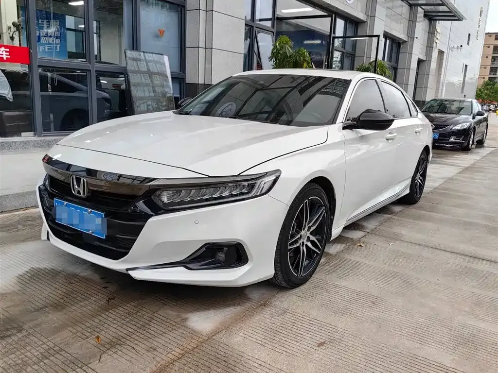 Honda Accord — фото 1