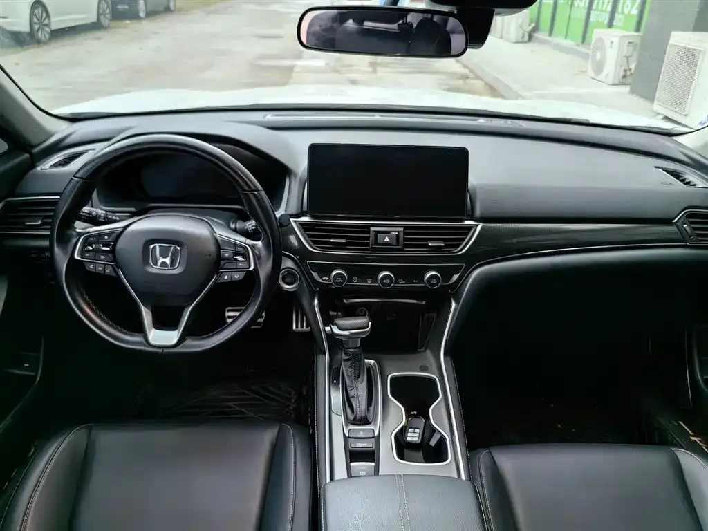 Honda Accord — фото 4