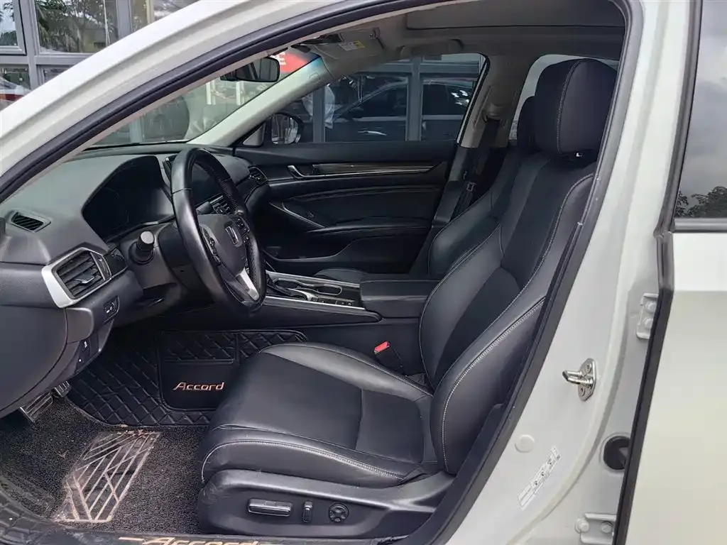 Honda Accord — фото 6