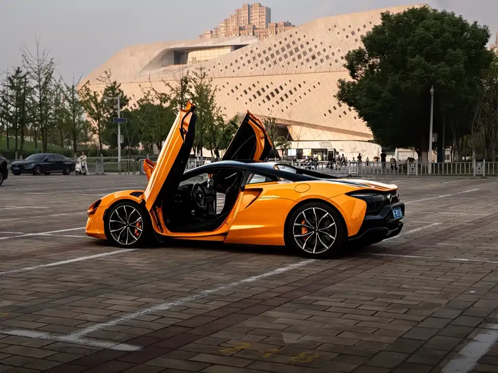 McLaren Artura 2023 из CN, фото 6