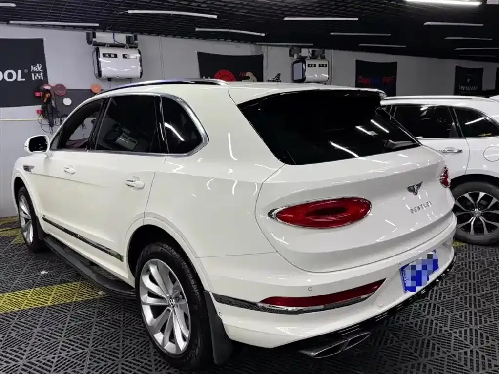 Bentley Bentayga — фото 2