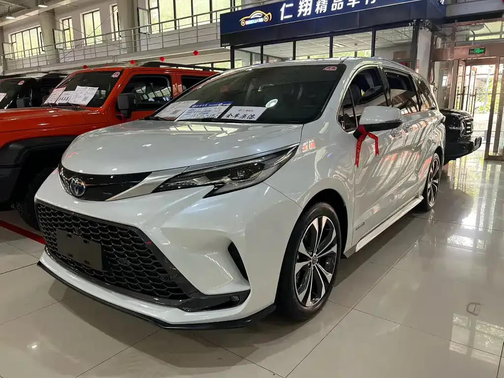 Toyota Granvia 2024 из CN, фото 3