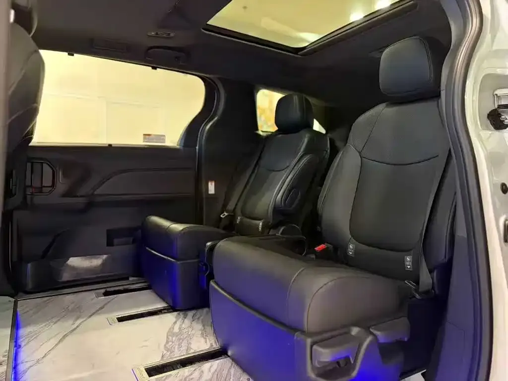 Toyota Granvia 2024 из CN, фото 6