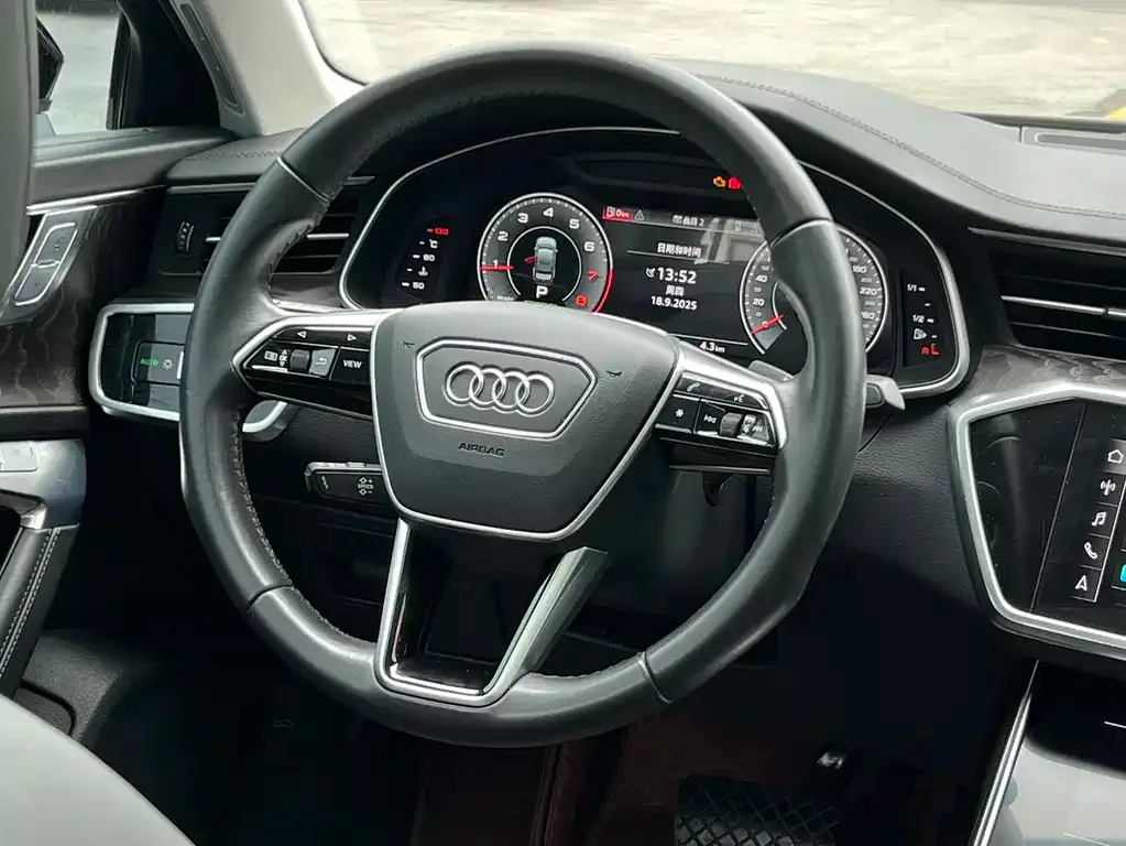 Audi A6L — фото 7