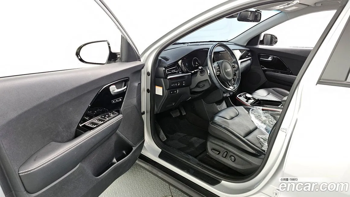 Kia Niro — фото 10
