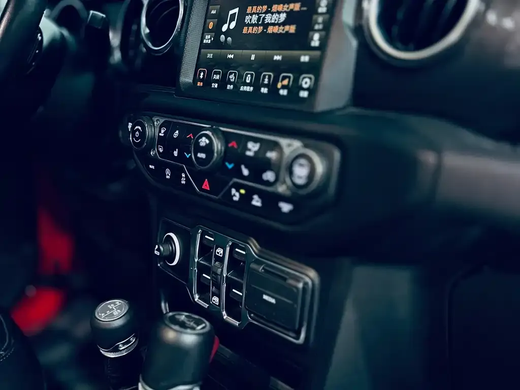 Jeep Wrangler 2023 из CN, фото 7