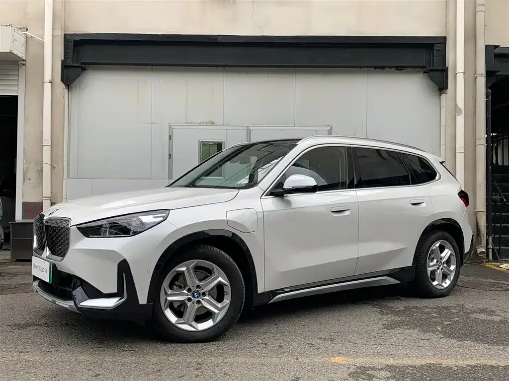 BMW iX1 2025 из CN, фото 1