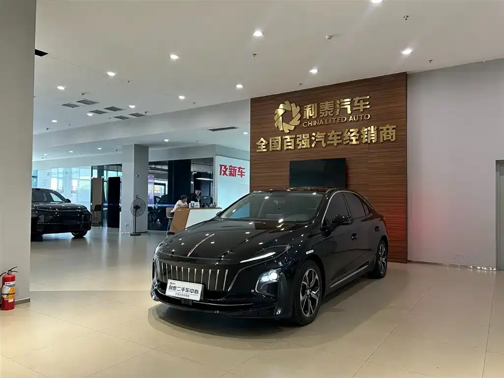 Hongqi E-QM5 2024 из CN, фото 1