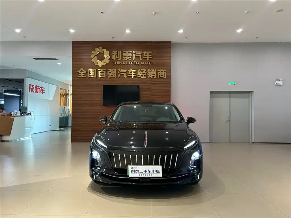Hongqi E-QM5 2024 из CN, фото 2