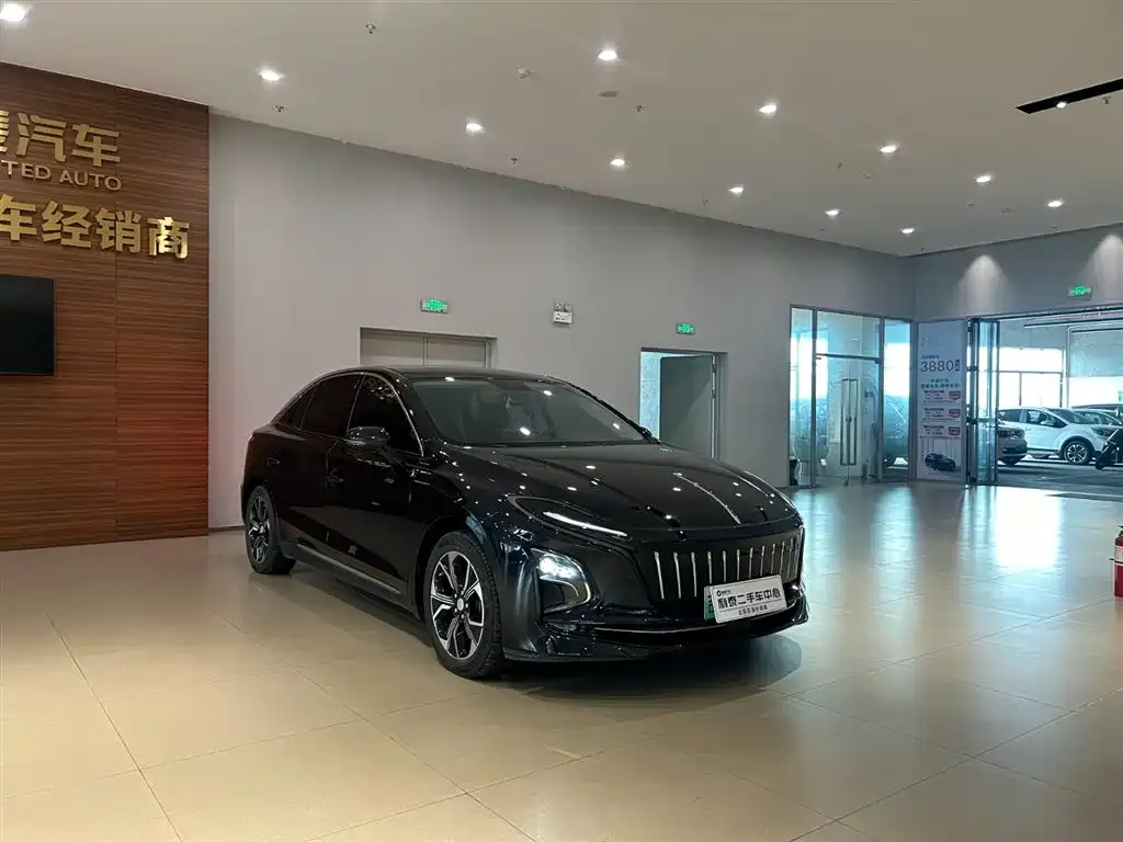 Hongqi E-QM5 2024 из CN, фото 3