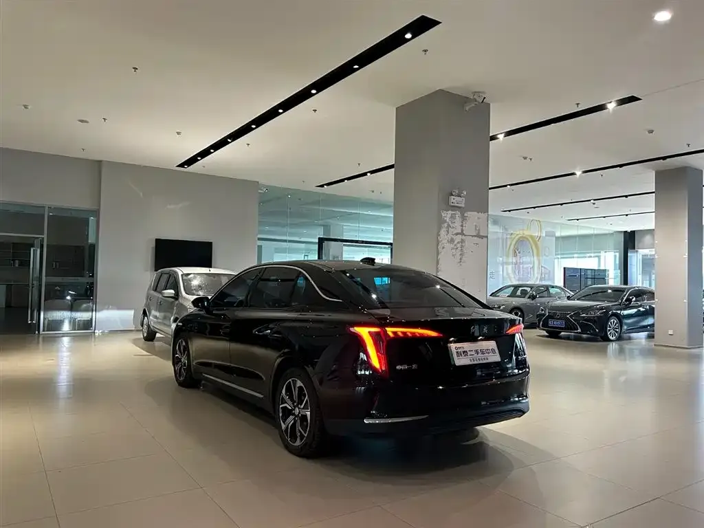Hongqi E-QM5 2024 из CN, фото 7