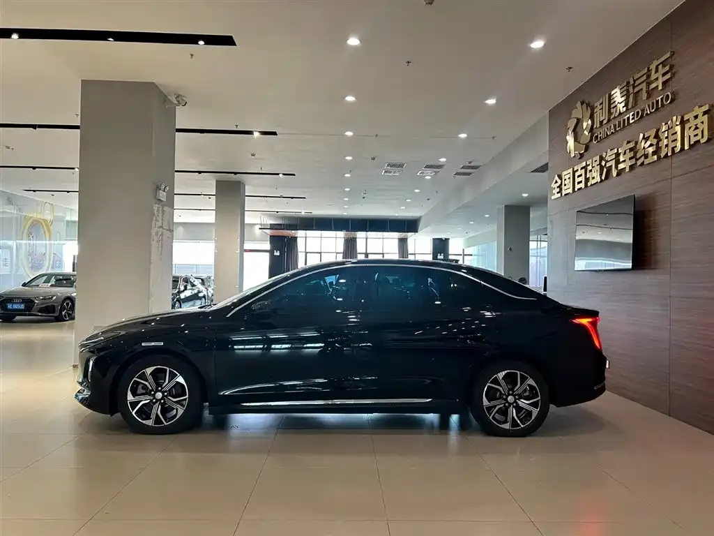 Hongqi E-QM5 2024 из CN, фото 8