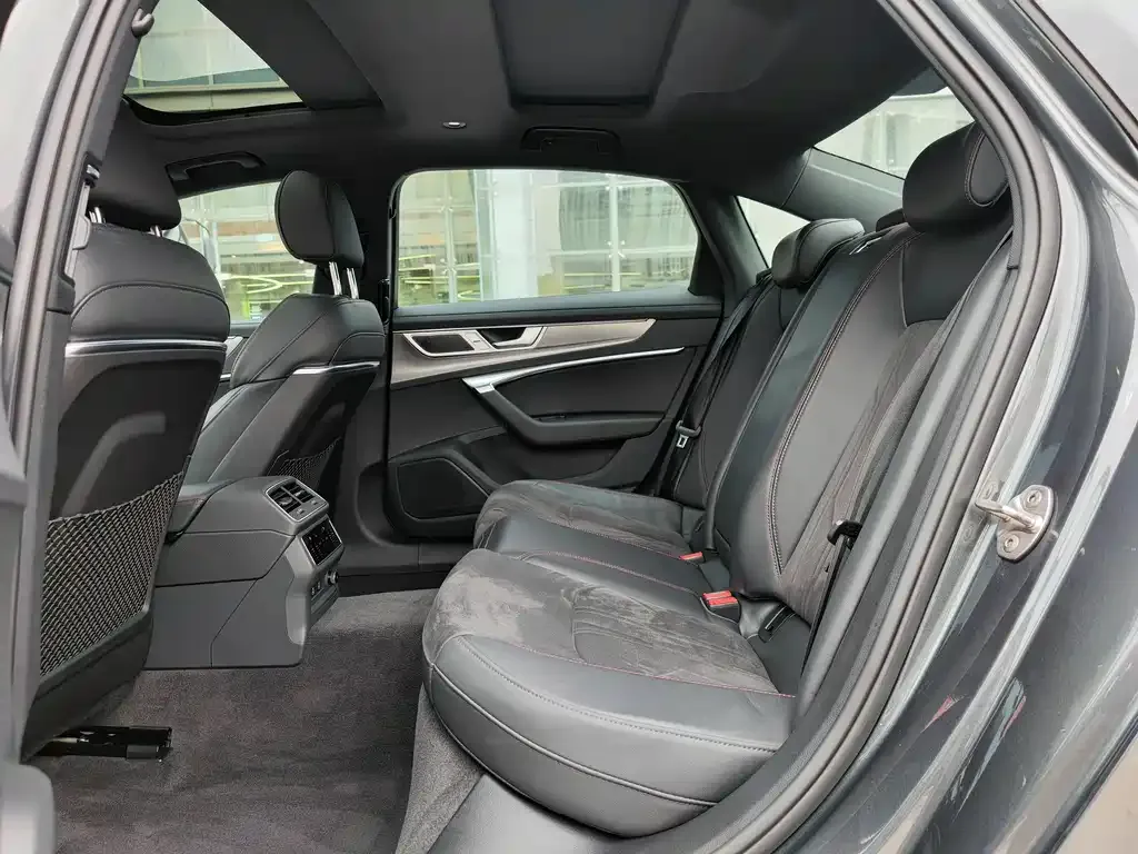 Audi A6L 2024 из CN, фото 7