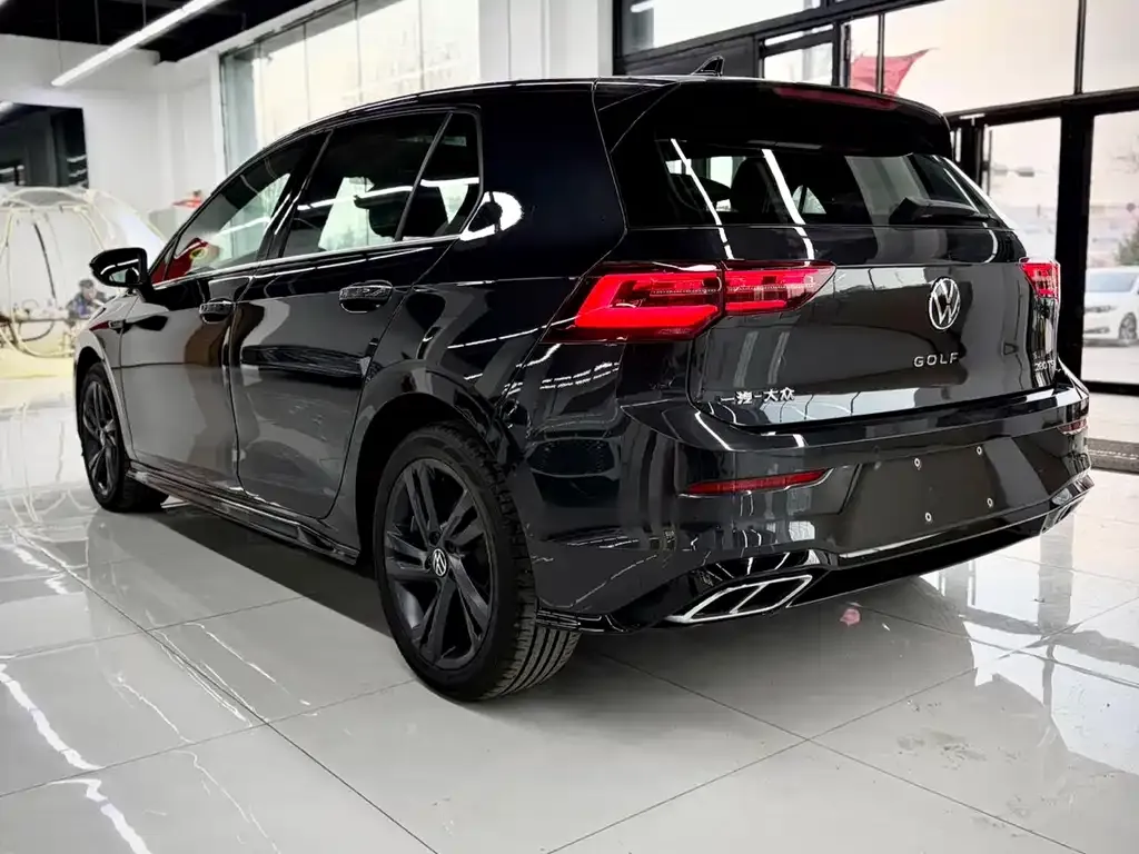 Volkswagen Golf 2023 из CN, фото 4