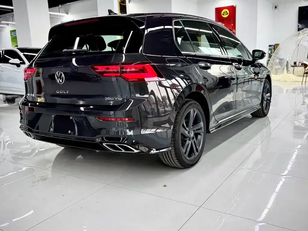 Volkswagen Golf 2023 из CN, фото 6