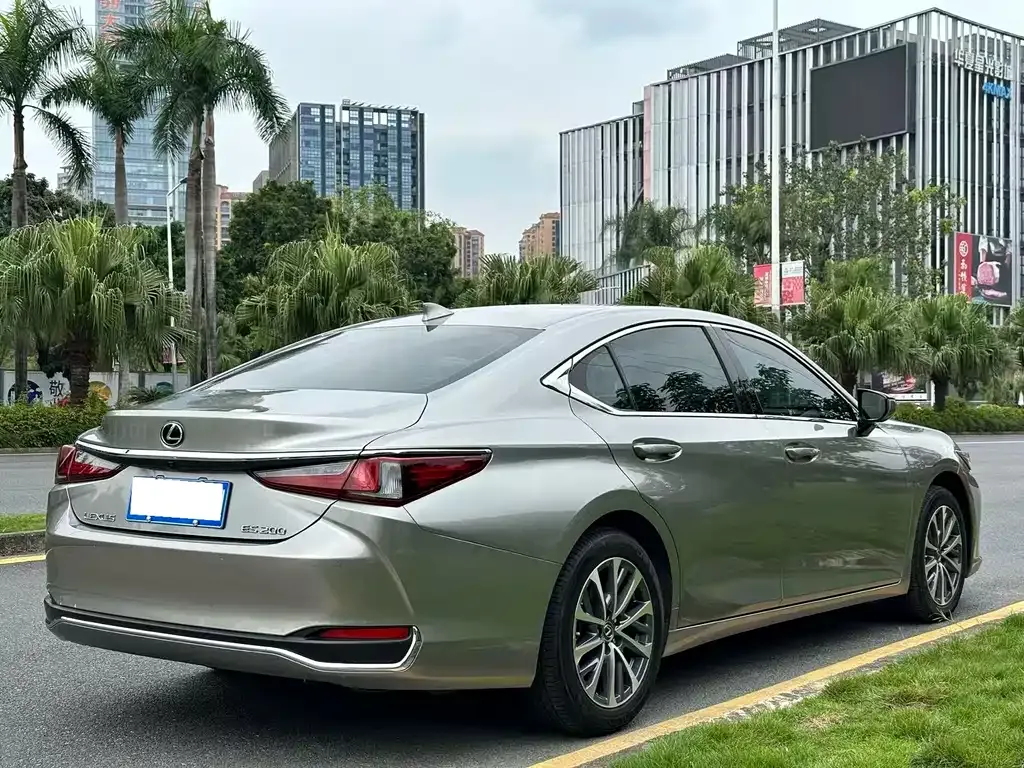 Lexus ES — фото 6