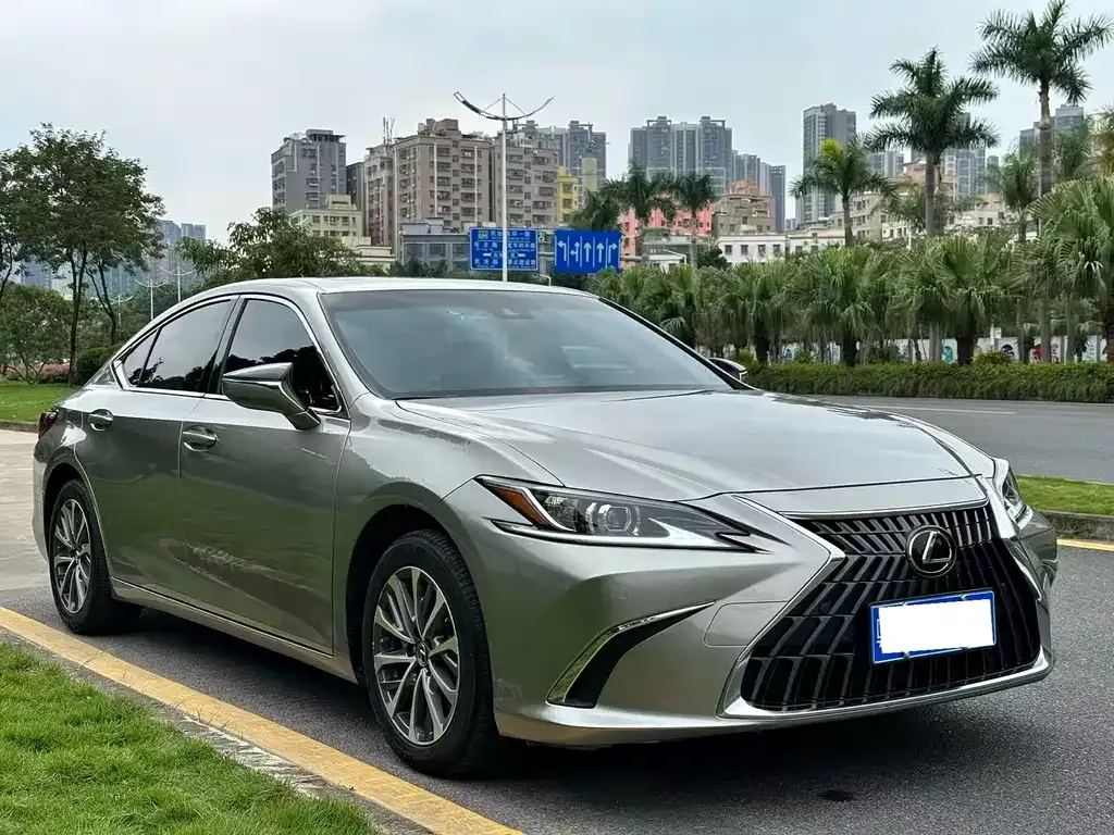 Lexus ES — фото 7