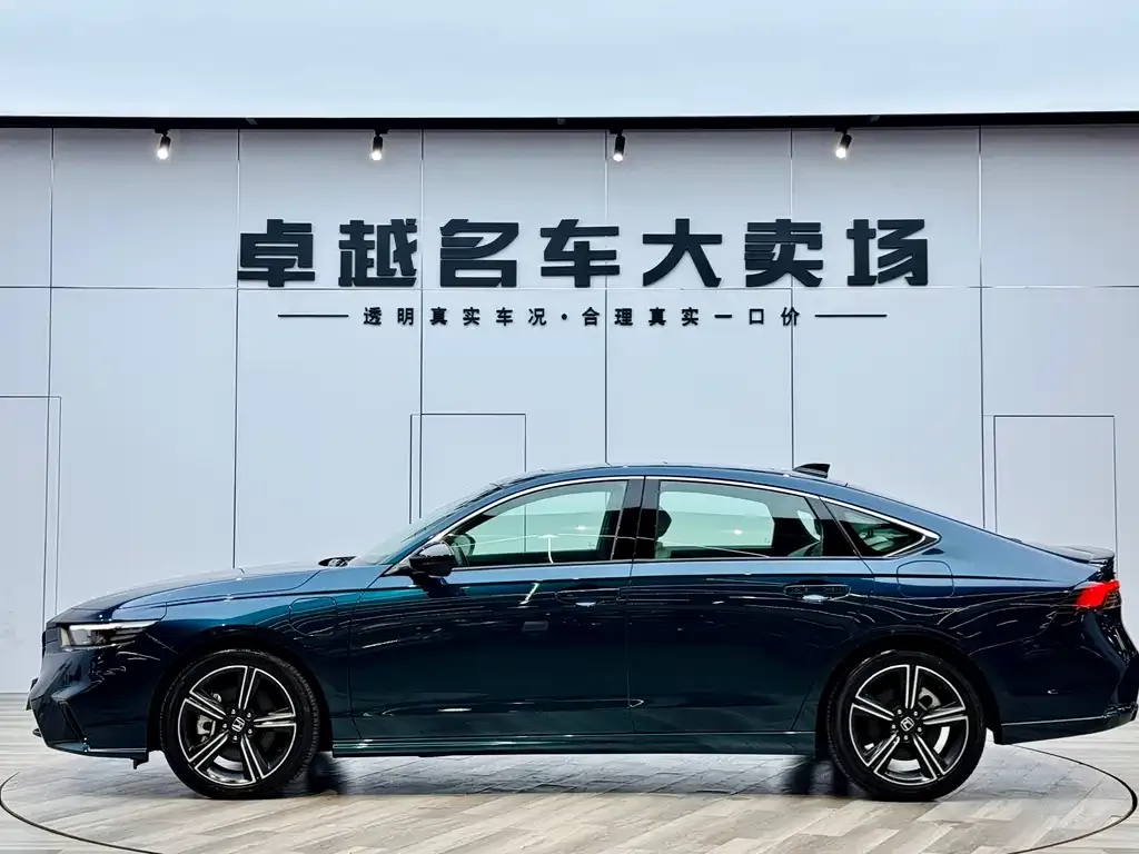 Honda Inspire PHEV 2023 из CN, фото 4