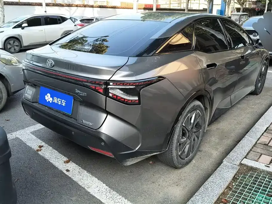 Toyota bZ3 2023 из CN, фото 3