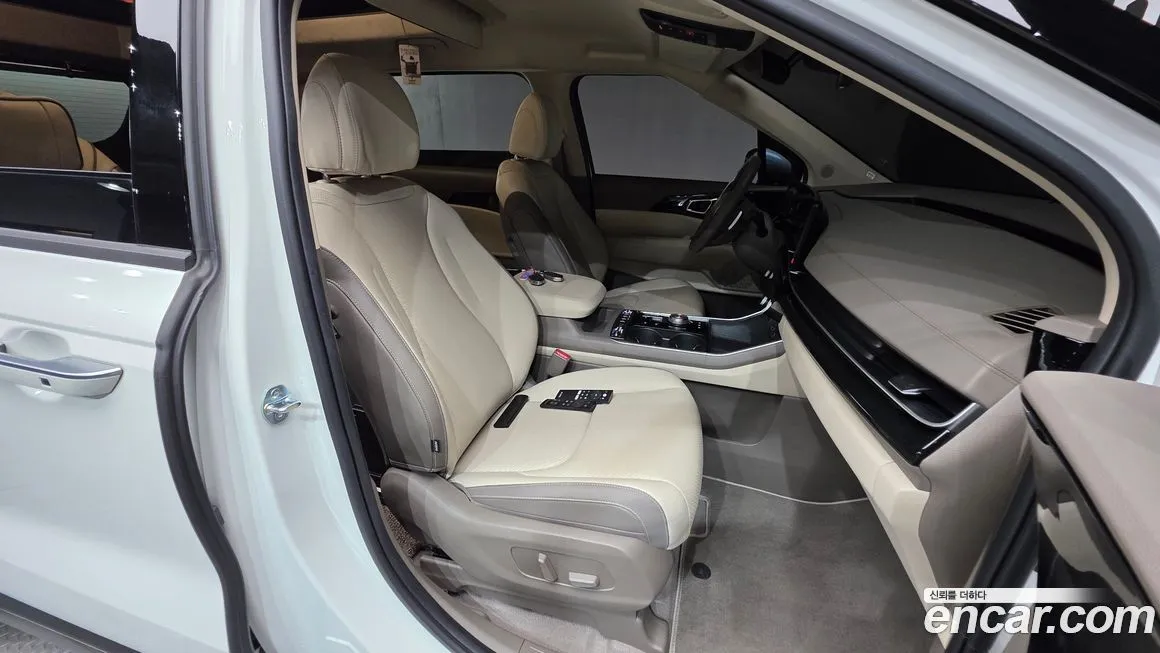 Kia Carnival — фото 10